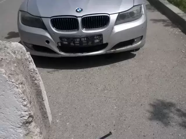 BMW 3 Series 320, 2010 1, avtobaza.tj