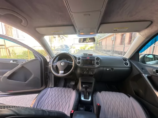 Volkswagen Tiguan, 2010 1, avtobaza.tj