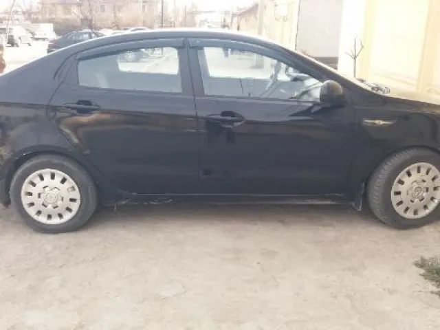 Kia Rio 1, avtobaza.tj