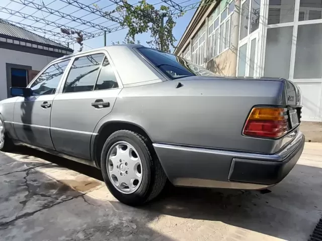 Mercedes-Benz W124 1, avtobaza.tj