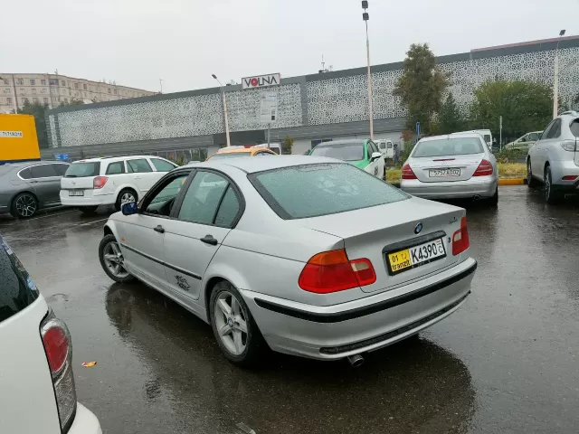 BMW 3 Series 320 1, avtobaza.tj