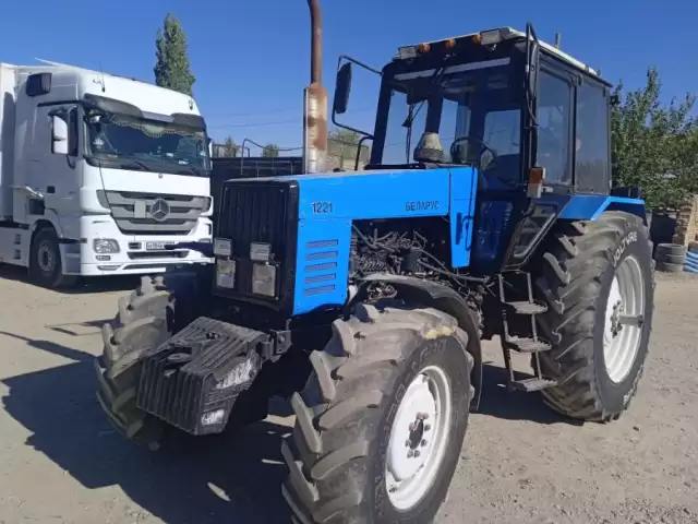 Трактор мтз 1221, 2011 1, avtobaza.tj