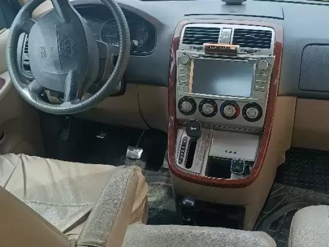 Kia Carnival, 2001 1, avtobaza.tj