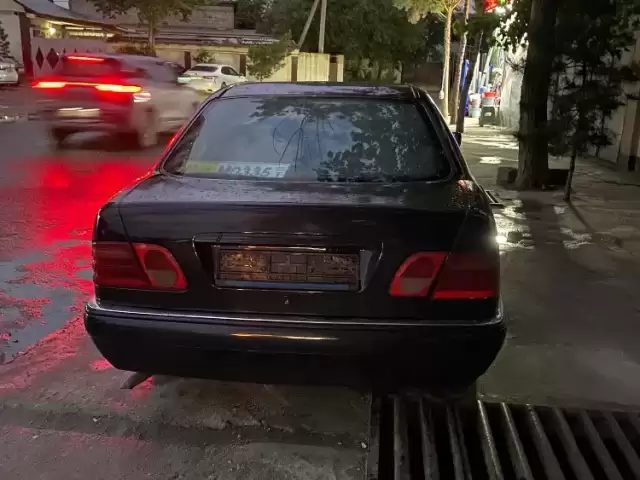 Mercedes-Benz E class, 1999 1, avtobaza.tj