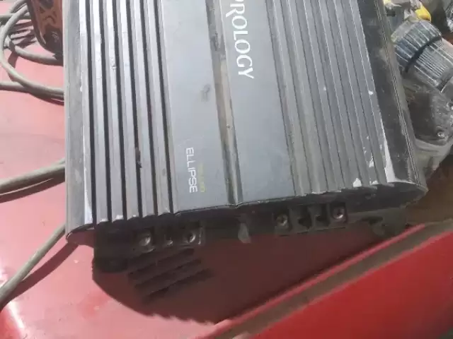 Усилитель сабвуфер рабочий 1, avtobaza.tj