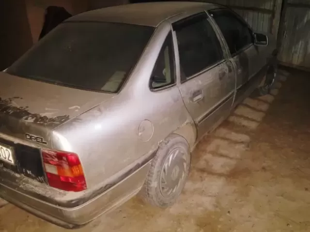 Opel Vectra A 1, avtobaza.tj