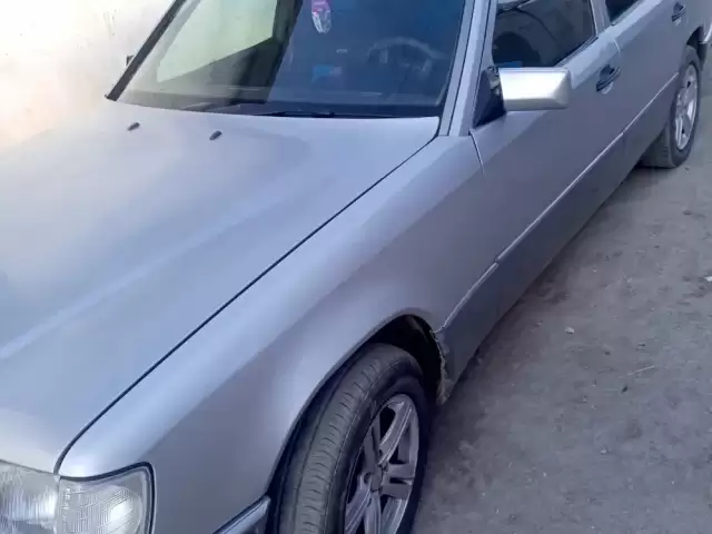 Mercedes-Benz W124, 1991 1, avtobaza.tj