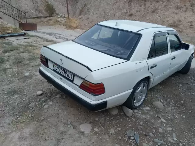 Mercedes-Benz W124, 1990 1, avtobaza.tj