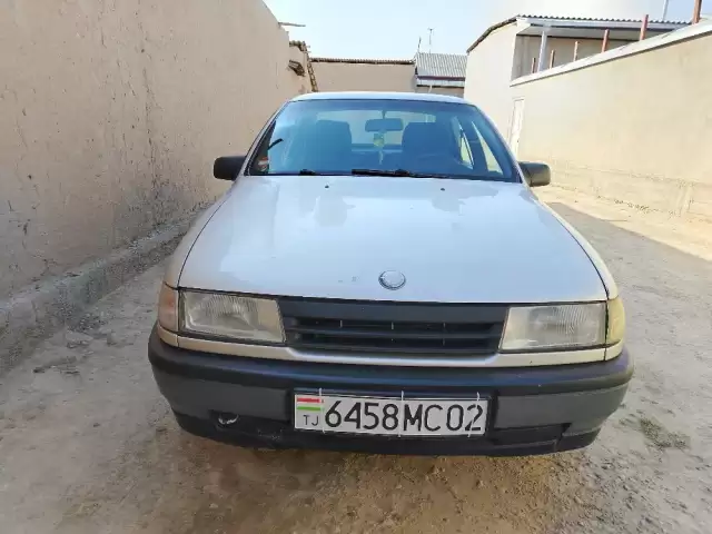 Opel Vectra A, 1990 1, avtobaza.tj Opel Vectra A, 1990 1, avtobaza.tj
