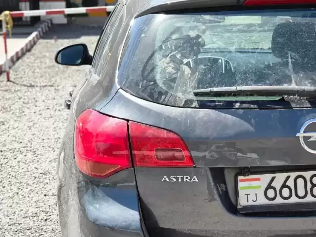 Opel Astra J 1, avtobaza.tj