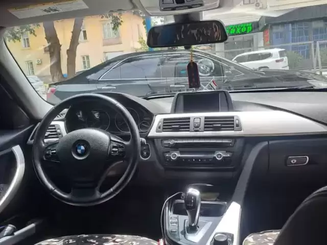 BMW 3 Series 320i, 2015 1, avtobaza.tj