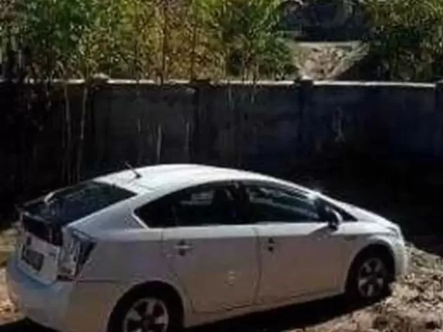 Toyota Prius 1, avtobaza.tj