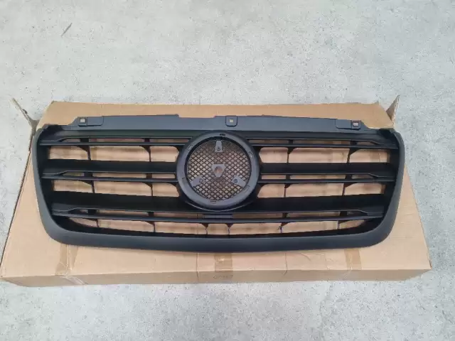 Решетка радиатора Mercedes Sprinter 907 1, avtobaza.tj