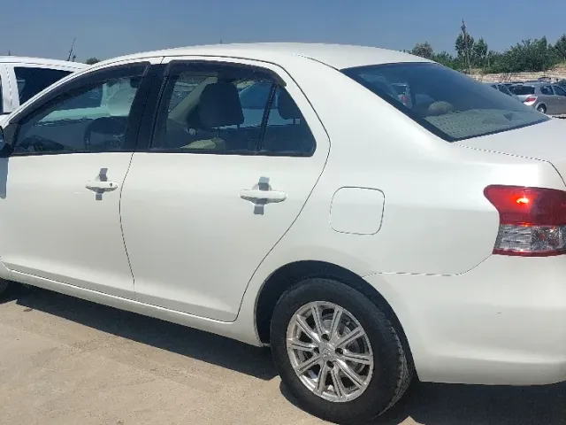 Toyota Vitz 1, avtobaza.tj