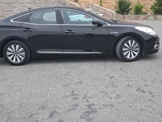 Hyundai Grandeur, 2015 1, avtobaza.tj