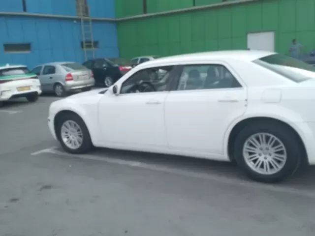 Chrysler 300C 1, avtobaza.tj