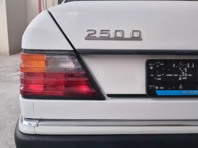 Mercedes-Benz W124 1, avtobaza.tj