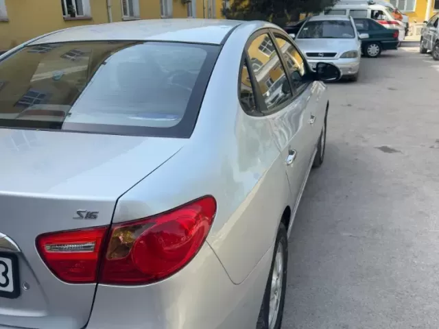Hyundai Avante, 2010 1, avtobaza.tj