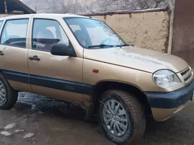 Chevrolet Niva 1, avtobaza.tj