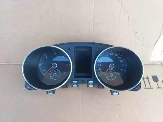 Табло на Volkswagen Golf VI 1, avtobaza.tj