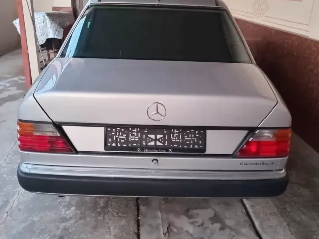 Mercedes-Benz W124 1, avtobaza.tj