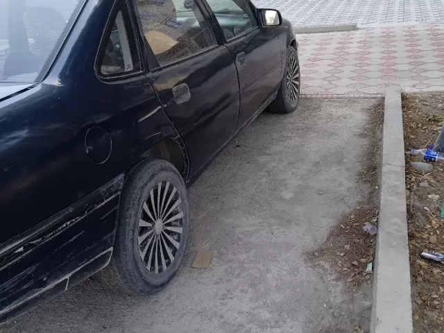 Opel Vectra A 1, avtobaza.tj