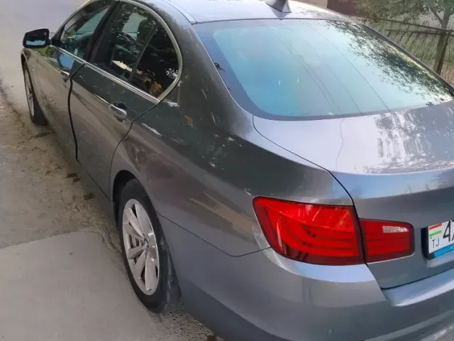 BMW 5 Series 520 1, avtobaza.tj