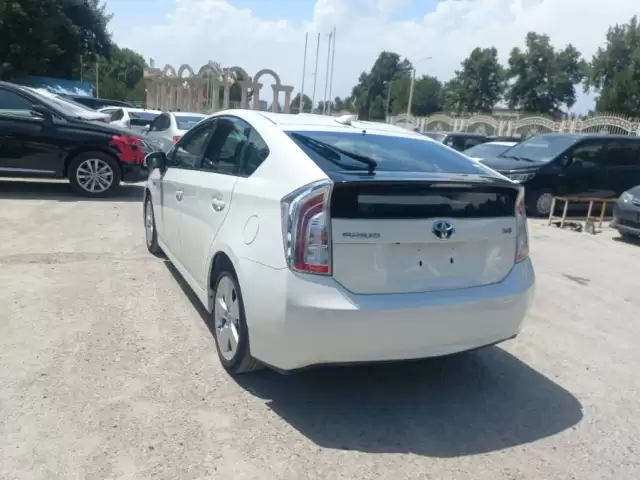 Toyota Prius, 2014 1, avtobaza.tj Toyota Prius, 2014 1, avtobaza.tj