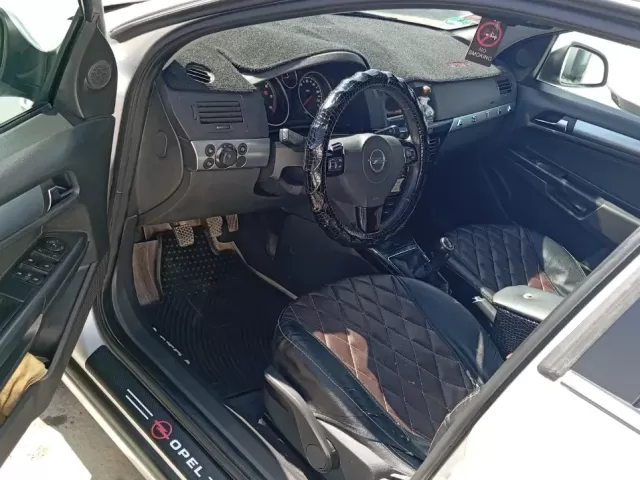 Opel Astra H, 2010 1, avtobaza.tj