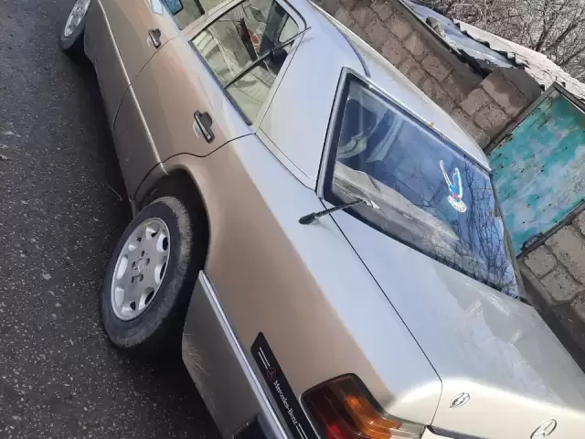 Mercedes-Benz E class, 1992 1, avtobaza.tj Mercedes-Benz E class, 1992 1, avtobaza.tj