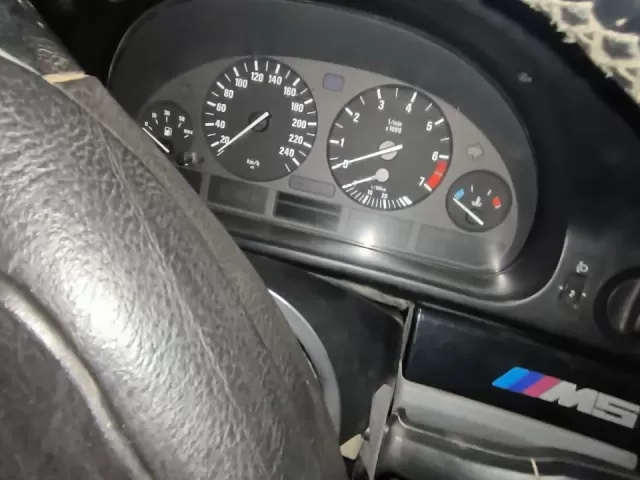 BMW M5 1, avtobaza.tj