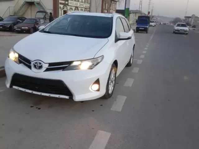 Toyota Auris, 2014 1, avtobaza.tj