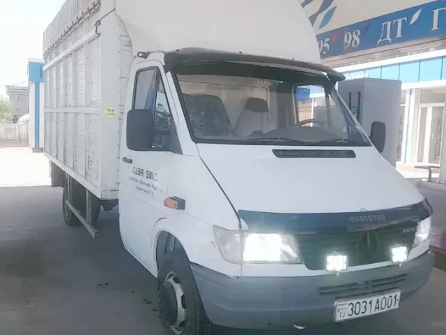 Грузовики Mercedes-Benz 1, avtobaza.tj