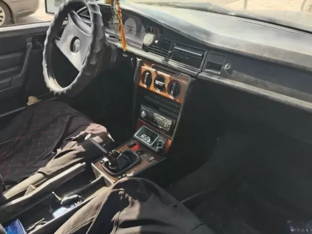 Mercedes-Benz W201, 1991 1, avtobaza.tj