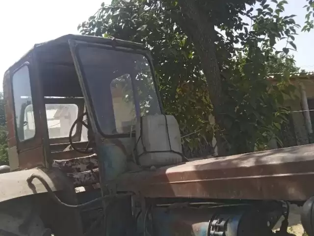 Трактор, 1990 1, avtobaza.tj Трактор, 1990 1, avtobaza.tj