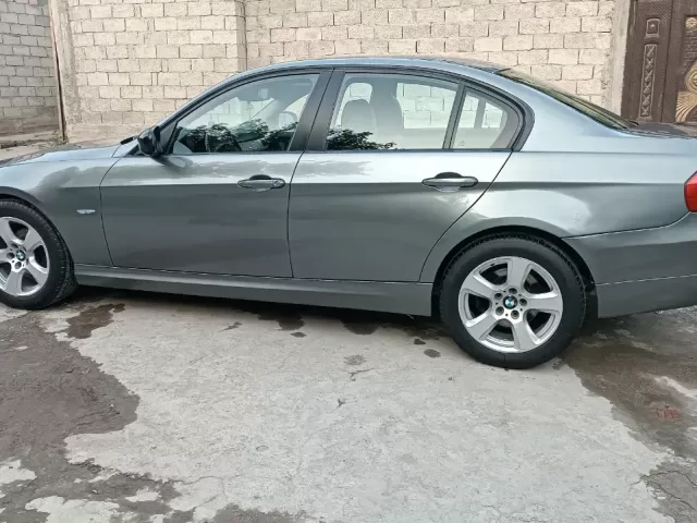 BMW 3 Series 320 1, avtobaza.tj