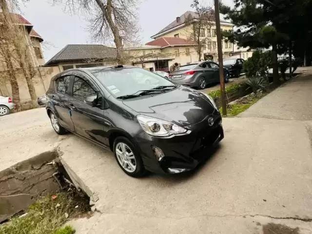 Toyota Aqua, 2015 1, avtobaza.tj