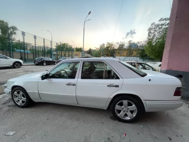 Mercedes-Benz W124, 1995 1, avtobaza.tj