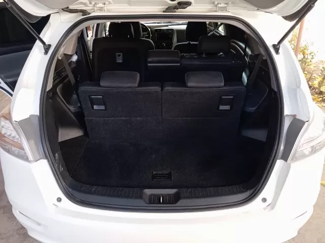 Toyota Mark X ZiO, 2009 1, avtobaza.tj