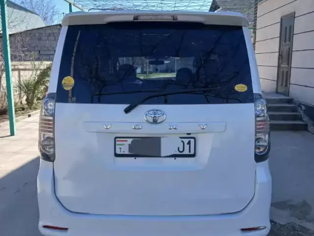 Toyota Voxy, 2009 1, avtobaza.tj