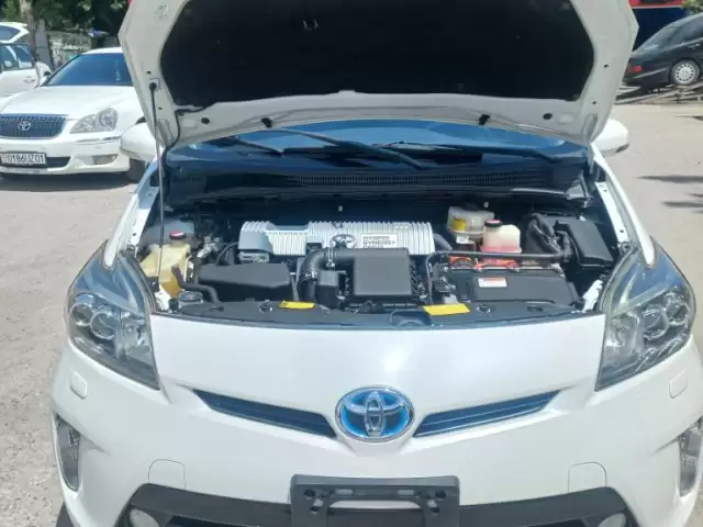 Toyota Prius, 2014 1, avtobaza.tj Toyota Prius, 2014 1, avtobaza.tj