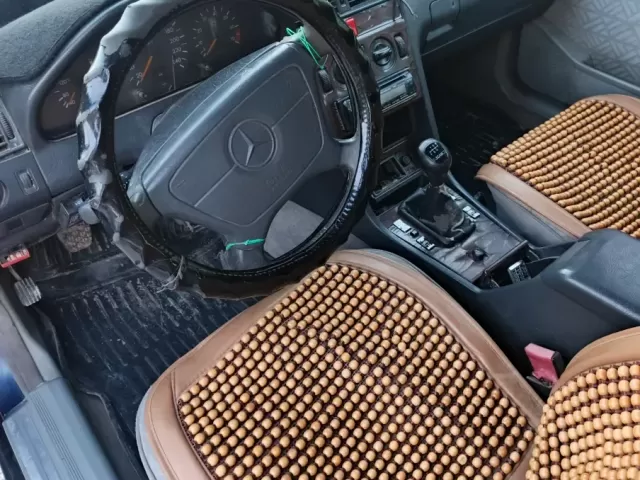 Mercedes-Benz 190, 1995 1, avtobaza.tj