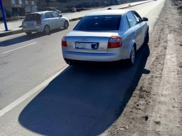 Audi A4 1, avtobaza.tj