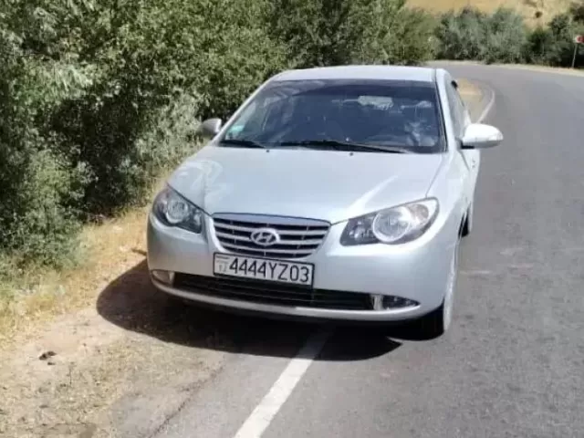 Hyundai Avante, 2010 1, avtobaza.tj