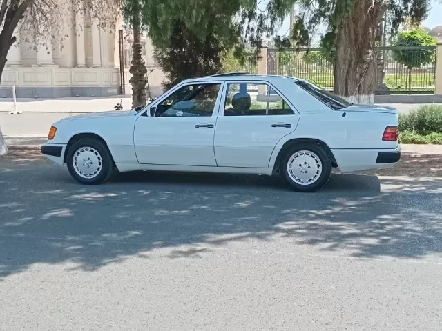 Mercedes-Benz W124, 1992 1, avtobaza.tj
