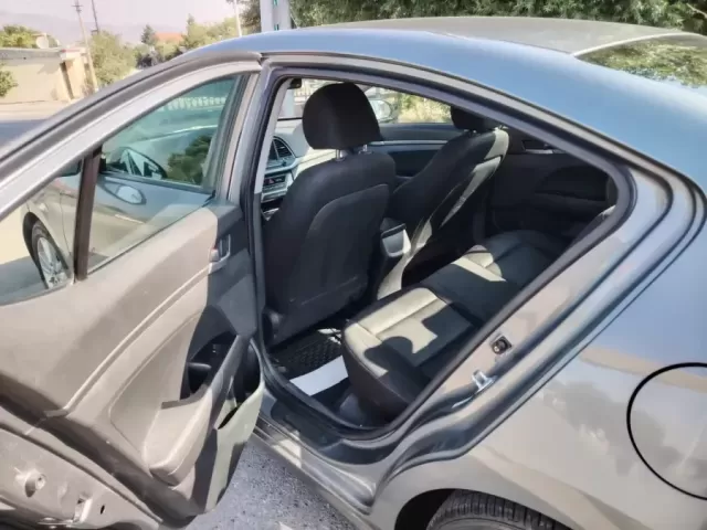 Hyundai Elantra, 2017 1, avtobaza.tj