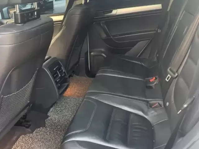 Volkswagen Touareg, 2016 1, avtobaza.tj