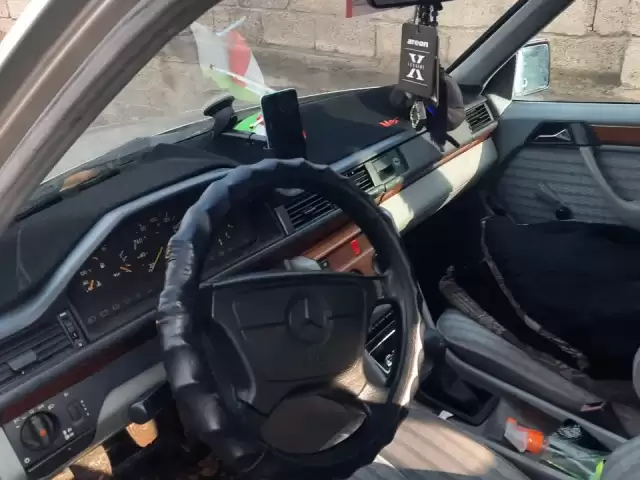 Mercedes-Benz E class, 1992 1, avtobaza.tj Mercedes-Benz E class, 1992 1, avtobaza.tj