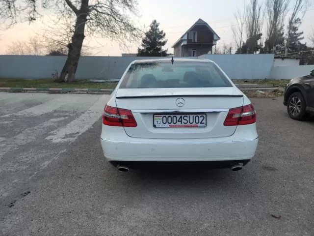 Mercedes-Benz E class, 2010 1, avtobaza.tj