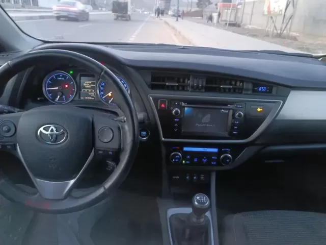 Toyota Auris, 2014 1, avtobaza.tj